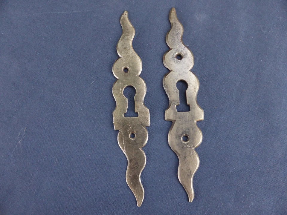 2 entrées serrure flammes fer ancienne Louis XIII portes armoire bahut ht 14 cm - Photo 1/4