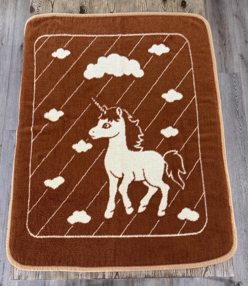 Manta Infantil Vintage Unicornio Arcrílico Bebé Marrón y Crema Reversible 54 x 42 Foto 1 de 4