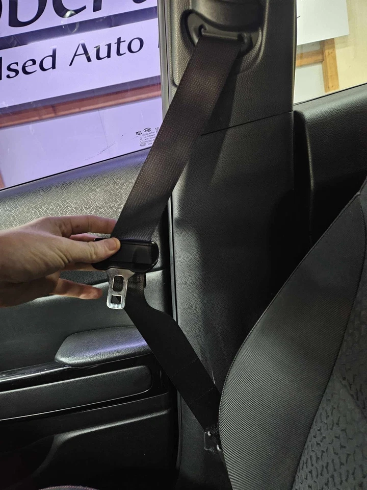 2014 - 2019 KIA SOUL PASSENGER SEAT BELT RETRACTOR *BLACK* OEM 88820B2500BF3 - Image 1 of 1