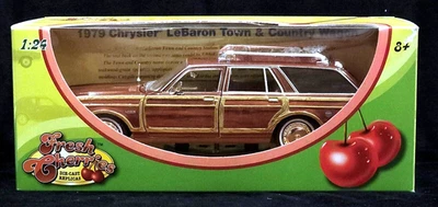 Motor Max 79 1979 Chrysler LeBaron Town & Country Wagon Fresh Cherries Car 1:24 Foto 1 de 4