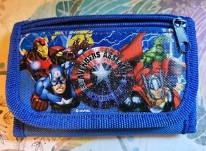 Marvel Comics Avengers Portafoglio Tripla Pieghevole Chiusura con Gancio e Passante Nero - Foto 1 di 3