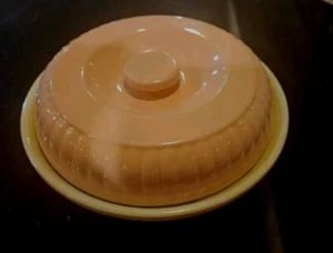 Rosa Auflaufform Hergestellt von The Hall China Company in den USA - Bild 1 von 7