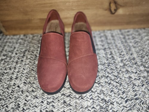 Mocassini Clarks Artisan taglia 11 W Daelyn Monarch slip on comfort ruggine pelle scamosciata NUOVI con