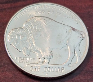 2001 - D Buffalo Commemorative Silver Dollar $1 - Picture 1 of 2