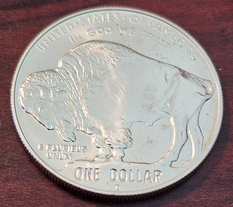 2001 - D  Buffalo Commemorative Silver Dollar $1 - Image 1 of 2