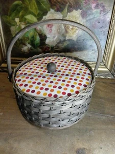 Antiguo Caja De Costura Vintage Con Compartimento Plástico - Imagen 1 de 11