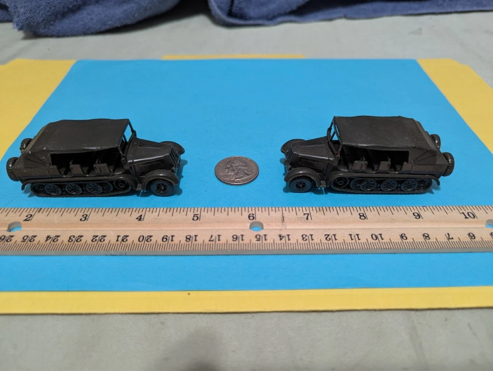 Roco Minitanks Halbketten Zugmaschine 227 - 2 German Half Tracks- used - Image 1 of 4