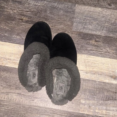 Black Women’s Size 9 Ugg Slip Ons Super Cozy - Image 1 of 4