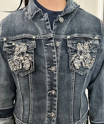 CHAQUETA VAQUERA PLATINO FELPA MOTO BORDADO ESTRÁS Y TACHUELAS Foto 1 de 4