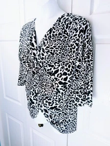 Fashion Nova Leopard Shirt Size 1X Sexy Twist Front Deep V Neck Long Sleeve New - Picture 1 of 7