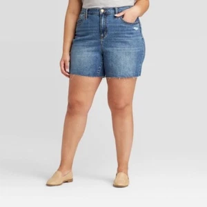 NWT Plus Size Women Boyfriend Jean Shorts Relaxed Hip & Leg 6" inseam 16W - 26W  - Picture 1 of 10