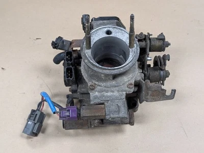96-97 Nissan Hardbody D21 Pickup KA24E Throttle Body - Image 1 of 4