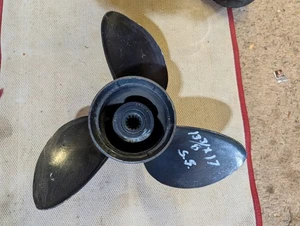 Used Johnson / Evinrude 13 3/8 x17 pitch Stainless Steel Outboard Propeller - Bild 1 von 5