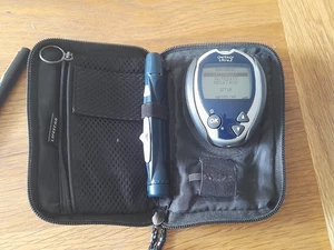 One Touch Ultra 2 Blutzuckertestmessgerät - Bild 1 von 4