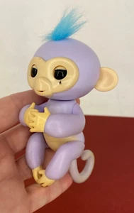 WowWee ❤ FINGERLINGS ❤ Purple Baby Monkey Candi - Interactive Pet - Picture 1 of 4