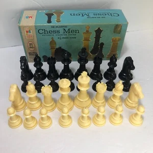 VTG Milton Bradley 32 PIECE PLASTIC CHESS MEN Pieces Only #4807 (1969) - Picture 1 of 11