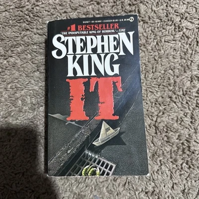 IT By Stephen King 1987 1st Signet Printing Mass Market Paperback - Image 1 of 4