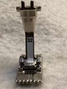 Bernina Pintuck Foot with 7 Grooves #32  Presser Foot for older machines - Picture 1 of 5