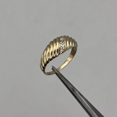 14k Yellow Gold Ladies Diamond .04ctw Shrimp Ring Size 6 - Image 1 of 4