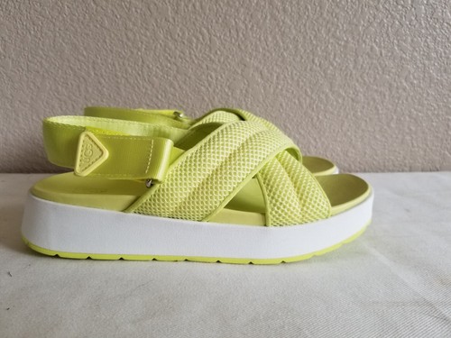 Sandali con plateau ugg nella foal mesh nuovi. Taglia 7 5. RT $110.