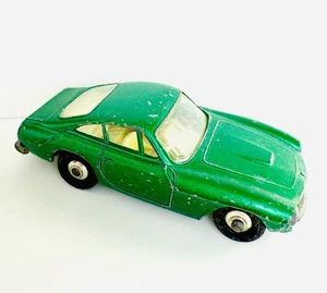 VINTAGE 1960s LESNEY MATCHBOX FERRARI BERLINETTA GREEN No.75 HUBCAP WHEELS - Picture 1 of 7