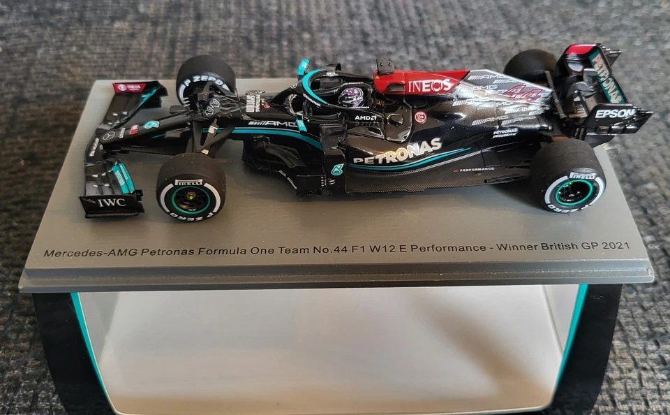 Mercedes Petronas 2021 1-43 HAMILTON - Bild 1 von 1