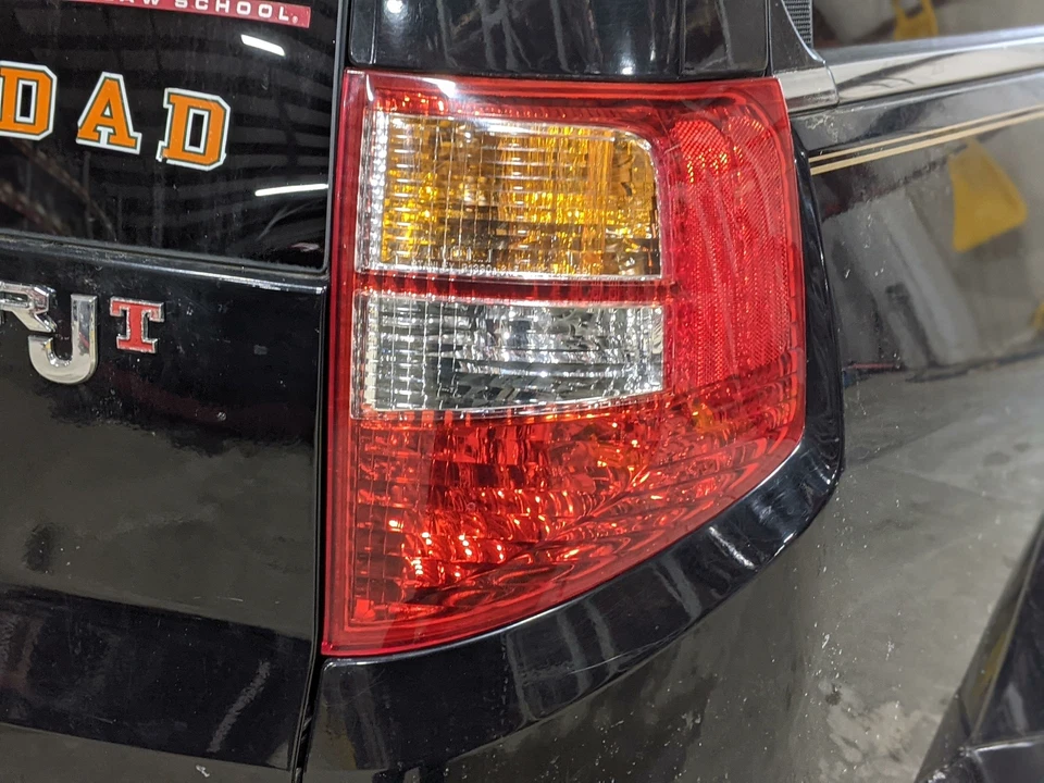 ISUZU AXIOM 2002 2003 2004 PASAJERO LADO DERECHO LUZ TRASERA LÁMPARA LENTE Foto 1 de 1