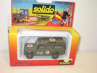 Solido, Land Rover Ambulance Sanitary Military Cross Round - Image 1 of 3