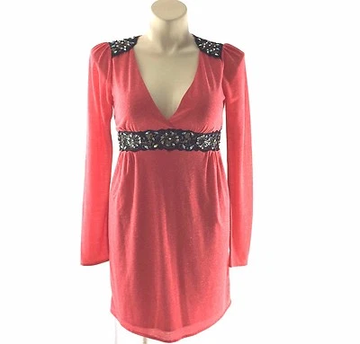 Платье Meghan Los Angeles БОЛЬШОЕ коралловое розовое черное кружевное с открытой спиной глубокий V-образный вырез - Изображение 1 из 4