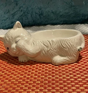 WHITE PERSIAN KITTY CAT TRINKET SOAP DISH ONE EYE CLOSED - Picture 1 of 12