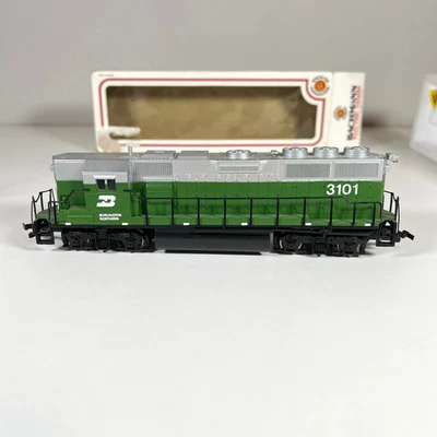 Bachmann HO EMD GP50 Diesel Locomotive #3101 Burlington Northern 61200 - Read - Image 1 of 4