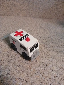Thomas & seine Freunde Holzeisenbahn Sodor Krankenwagen Holzfigur - Bild 1 von 5