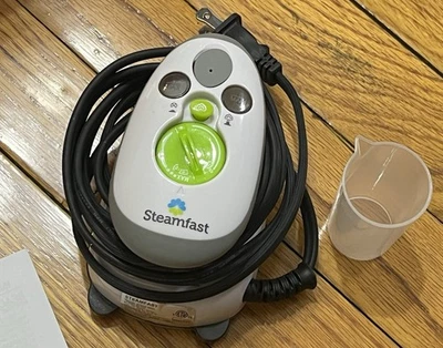 Steamfast SF-727 Portable Mini Steam Home/Craft/Travel Iron White - Image 1 of 4