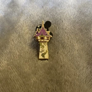 DISNEY TRADING PIN RAPUNZEL TOWER PIN - Picture 1 of 5