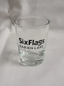 Vaso de chupito Six Flags, parque temático Darien Lake excelente estado - Imagen 1 de 3