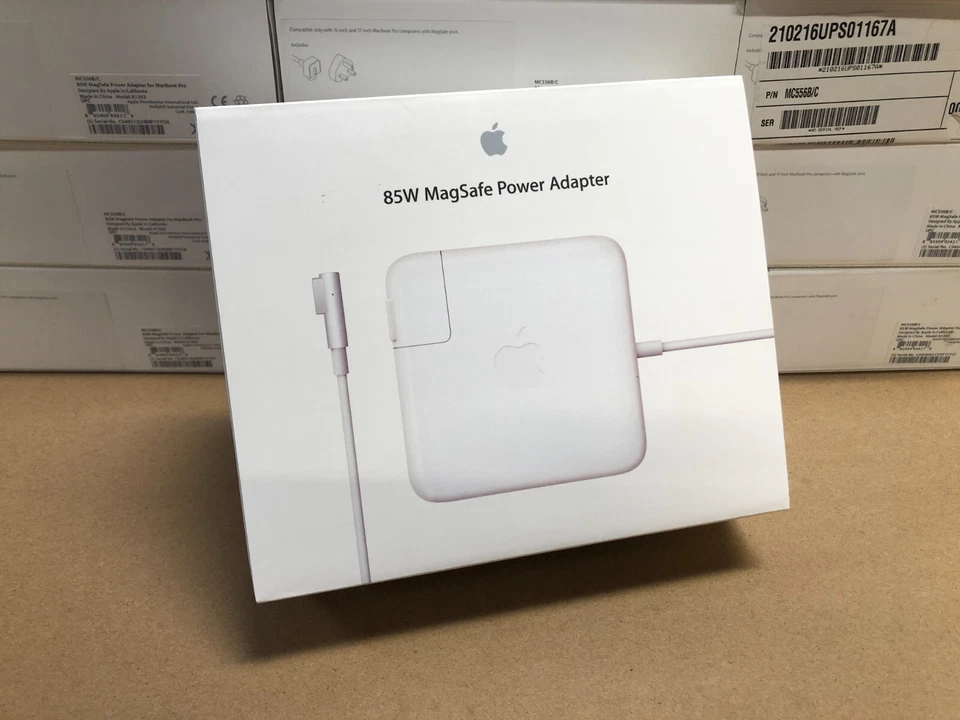 Genuine Apple 85W Magsafe 1 Macbook Pro 15" / 17" Power Adapter Charger - Image 1 of 4