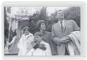 Ronald Reagan Jr Signed Photo 1967 Son of President Age 8 Political Commentator - Picture 1 of 2