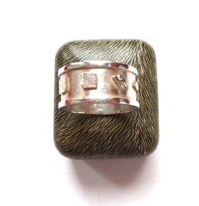 1 cm Wide Thick Ring, Stepped edge Ring with raised pattern,see photo's in W-X - Picture 1 of 7