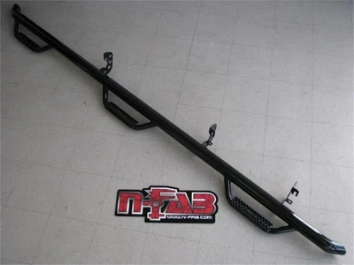 Paso N-Fab Nerf para Ford F-250/350 Super Duty 2017-2024 doble cabina con plataforma Foto 1 de 4