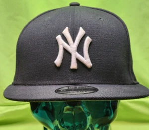NEW ERA 9FIFTY NEW YORK YANKEES BLACK SNAPBACK HAT/CAP W/AMERICAN LEAGUE LOGO - Picture 1 of 16