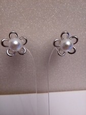 metal flower earrings, pearl imitation pearl culture pearl pearly white