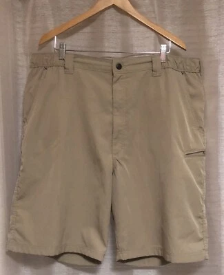 Nwot Wrangler Elastic Waist Flat Front Logo Cargo Light Shorts Men’s Size 42x10 - Image 1 of 4