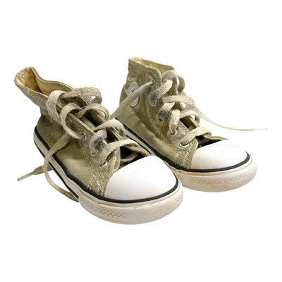 Zapatilla deportiva Converse Chuck Taylor Hi Top All Star dorada brillante niñas talla necesita limpieza Foto 1 de 4