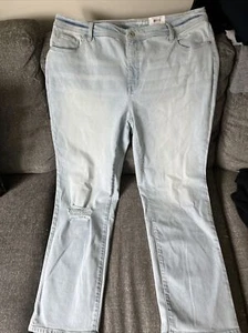 NEW! Women’s Style & Co Plus Straight Leg Mid Rise Jeans Sz 18W Slimming Pocket - Picture 1 of 5