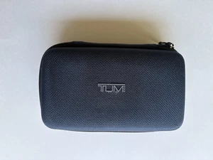 Kit de amenidades de estuche rígido TUMI para Delta - Imagen 1 de 11