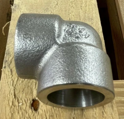 304H Stainless Steel 90 Degree Elbow 1" Class 3000 Socket Weld Pipe Fitting - Image 1 of 4