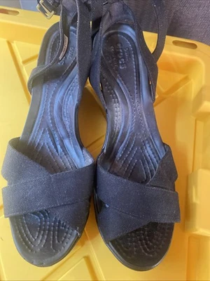 Crocs Tacones de cuña gruesos con tiras talla 9 Foto 1 de 4