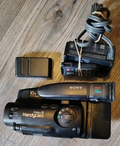 Sony Handycam CCD-TR65 - Video 8 Práctica Cámara - Cable 120 8 mm SIN PROBAR Y COMO ESTÁ - Imagen 1 de 9
