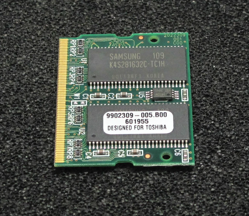 Toshiba PA3033U-1M06 (64 MB, SDRAM, 100 MHz, SO DIMM 144-pin) - Image 1 of 1