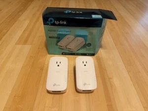 TP-Link AV2000 2-Port Gigabit Passthrough Powerline Starter Kit TL-PA9020P - Photo 1/5